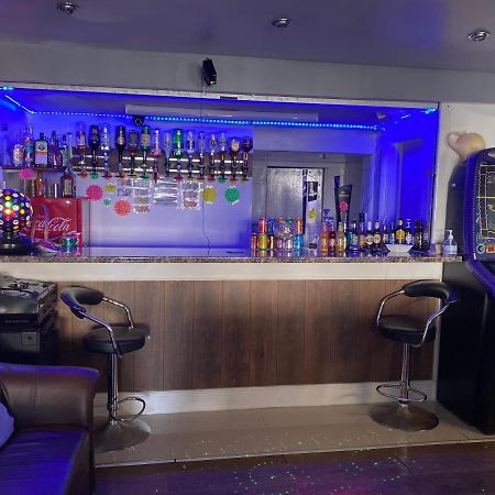 The Woodfield Hotel , Indoor Heated Swimming Pool, Spacious Lounge And Bar Блэкпул Экстерьер фото